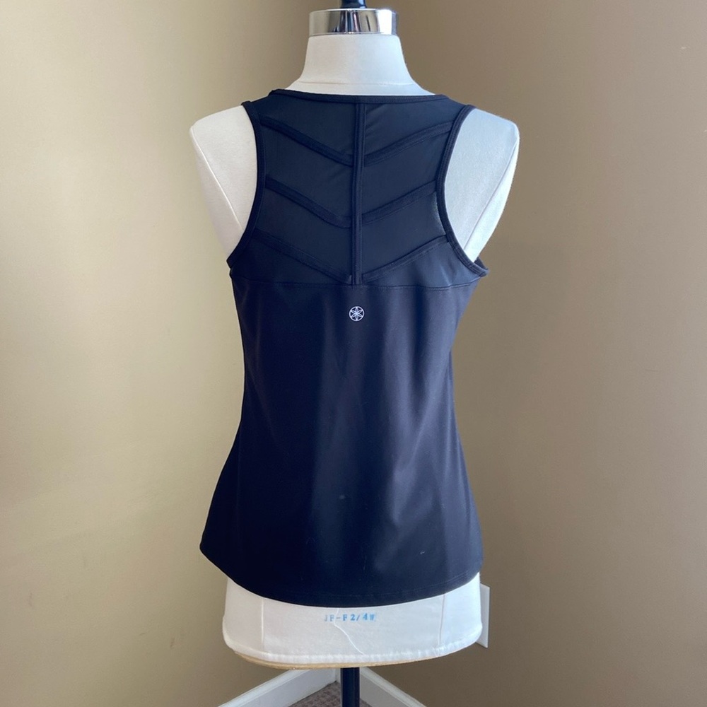 Gaiam‎ Women's Black Yoga Top With Mesh Detail - Medium